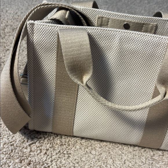 Lululemon Two Tone Canvas Tote Bag Purse Mini 4.5L MOJAVE TAN LIGHT IVORY - Picture 4 of 4